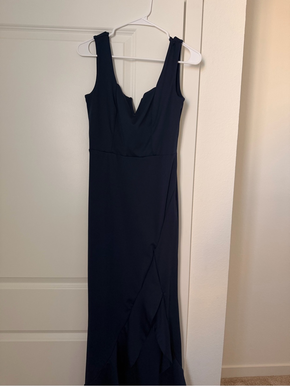 Elegant Navy Sleeveless V-Neck Maxi Dress